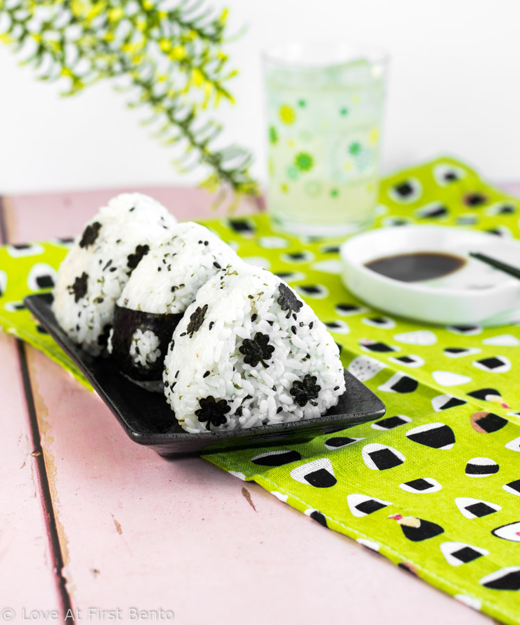 Easy Onigiri Recipe (Japanese Rice Balls) + VIDEO - A Spicy