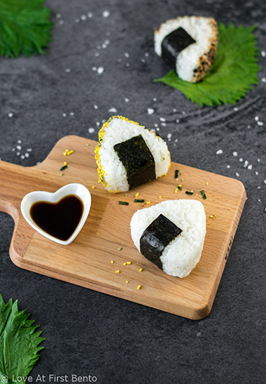 17 Must Try Onigiri Recipes - Featuring traditional onigiri, ultra cute onigiri, and vegan/vegetarian options, this is the ULTIMATE list of onigiri recipes on the internet! With 16 easy, delicious, and unique rice ball recipes to choose from, you'll never run out of ideas for using up leftover rice again! | loveatfirstbento.com {bento box, bento}